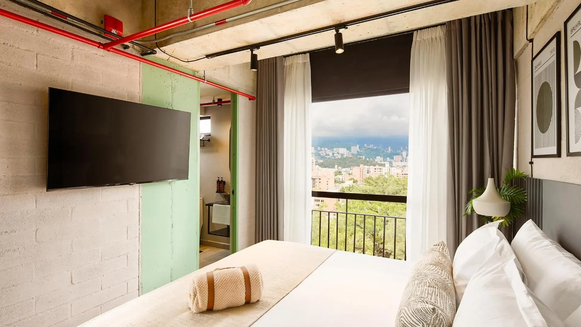 Urbit Social Lofts Hotel Medellin 4*,